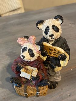The Bearstone Collection titled "Hsing Hsing and Ling Ling Wongbruin...Carryout".