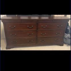 Beautiful Dark Wood 6 Drawers Dresser