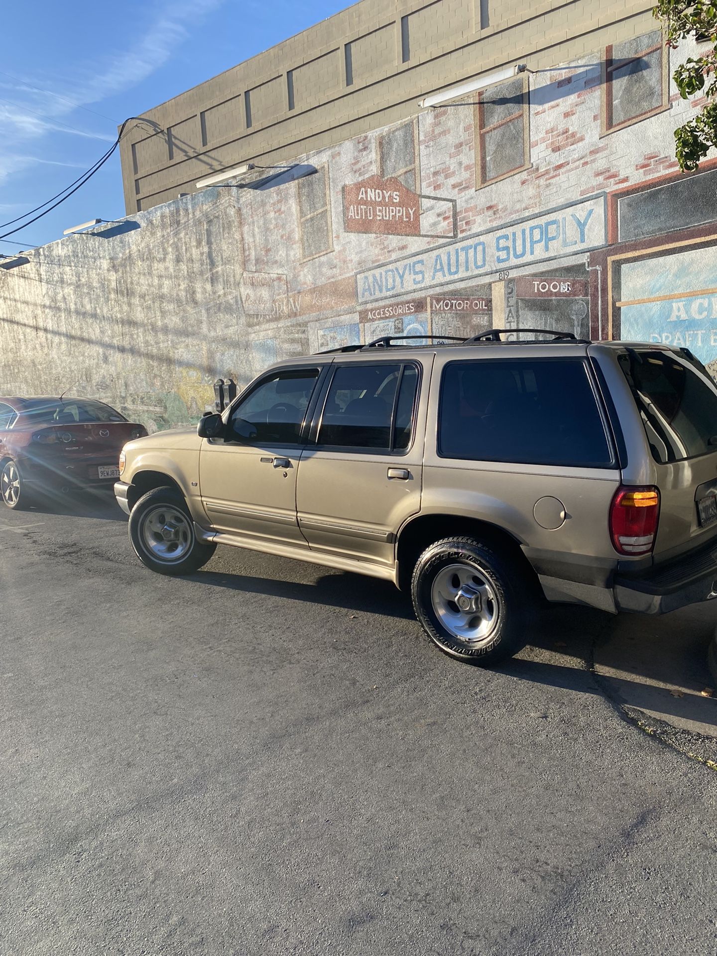 2000 Ford Explorer