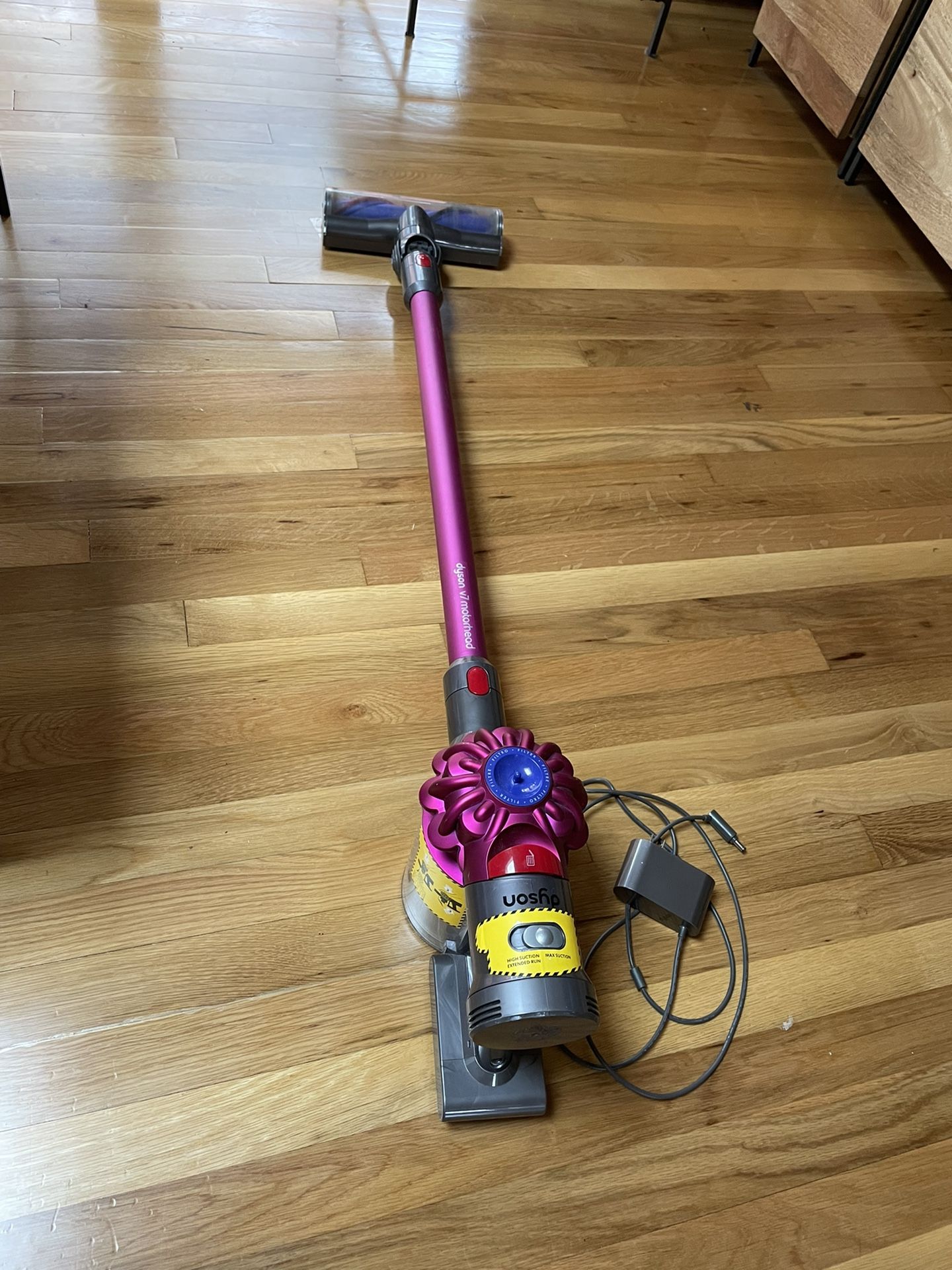 Dyson Vacuum V7 Cordless 