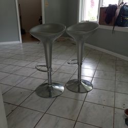2 Gray Metallic Stools With Pump Lever