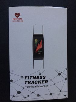 Fitness tracker with heart rate montoring