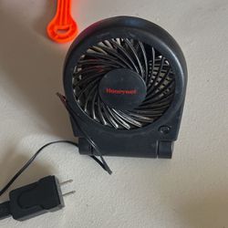 Mini Electric Fan Great For Desktops Office 