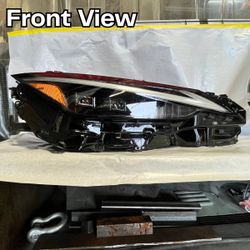 2021-2024 IS300 IS350 IS500 Lexus Passenger Headlight OEM (1 Broken Tab)