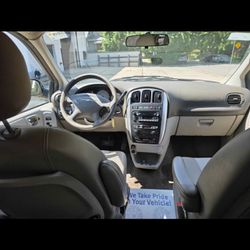 2005 Chrysler Town & Country