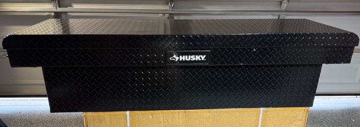 Husky 72 in. Crossover Truck Tool Box in Aluminum, w/ Standard Profile for Full Size Trucks, in Matte Black