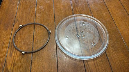 Microwave glass turntable plate replacement with the plate holder