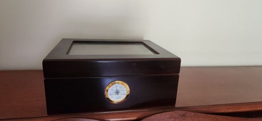 Cigar box
