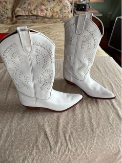 New White cowgirl boots