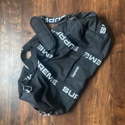2018 Supreme Black duffle 