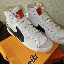 Nike Blazer Mid '77 Jumbo.     Size 9.5