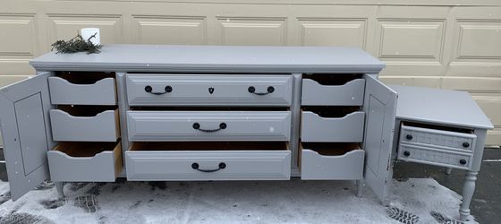 Elegant Light Grey Kent Coffey El Chico Dresser & Nightstand for Sale in  Lake Barrington, IL - OfferUp