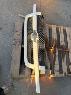 03-06 Silverado Grille