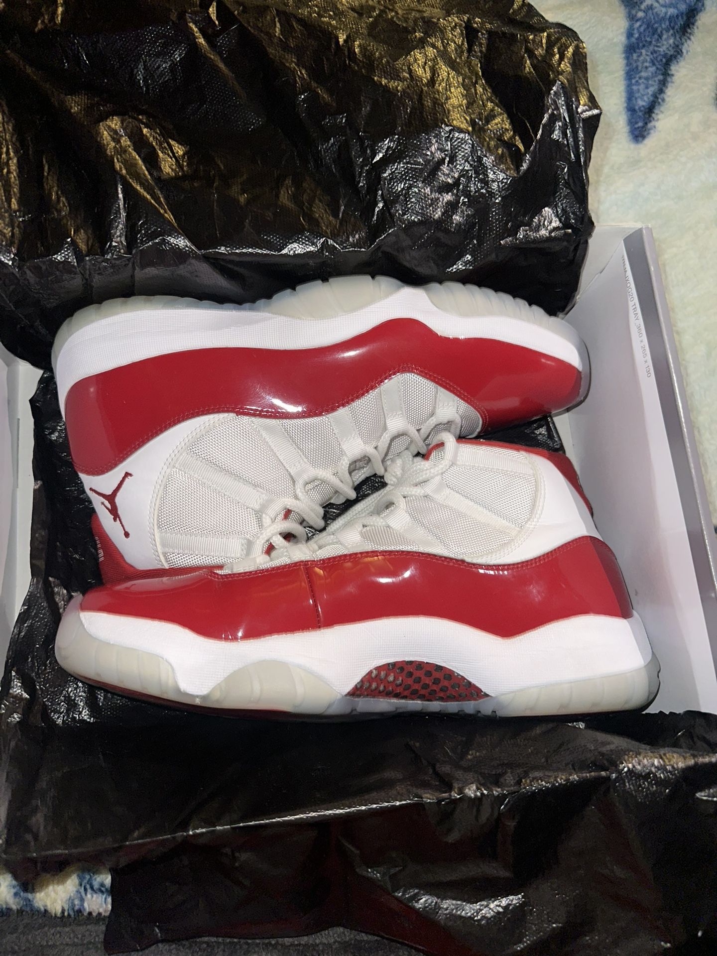Jordan 11 Cherry