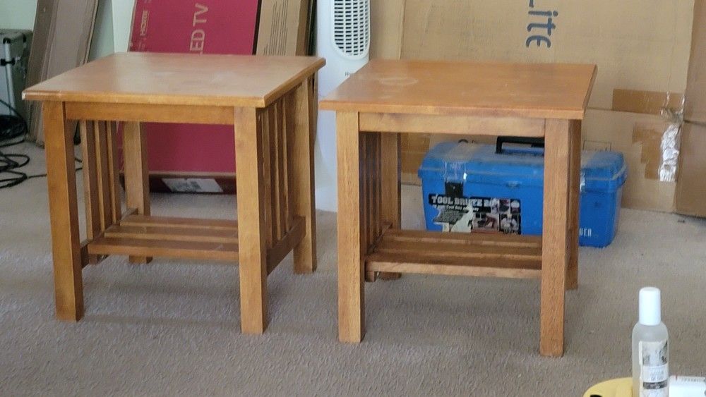 2 Bed Side Tables 