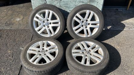 VW Jetta Or Passat 16 Inch aluminum wheels with old tires 5x112mm OEM stock