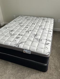 QUEEN MATTRESS ONLY $180