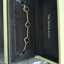 18k 11.3g Van Cleef Style Clover Bracelet