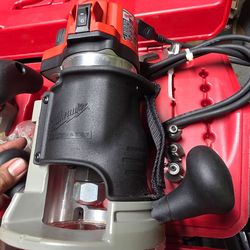 Milwaukee Plunge Router Kit 5615-24