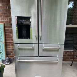 Kitchen Aid Refrigerator. Para Arreglar O Para Partes 