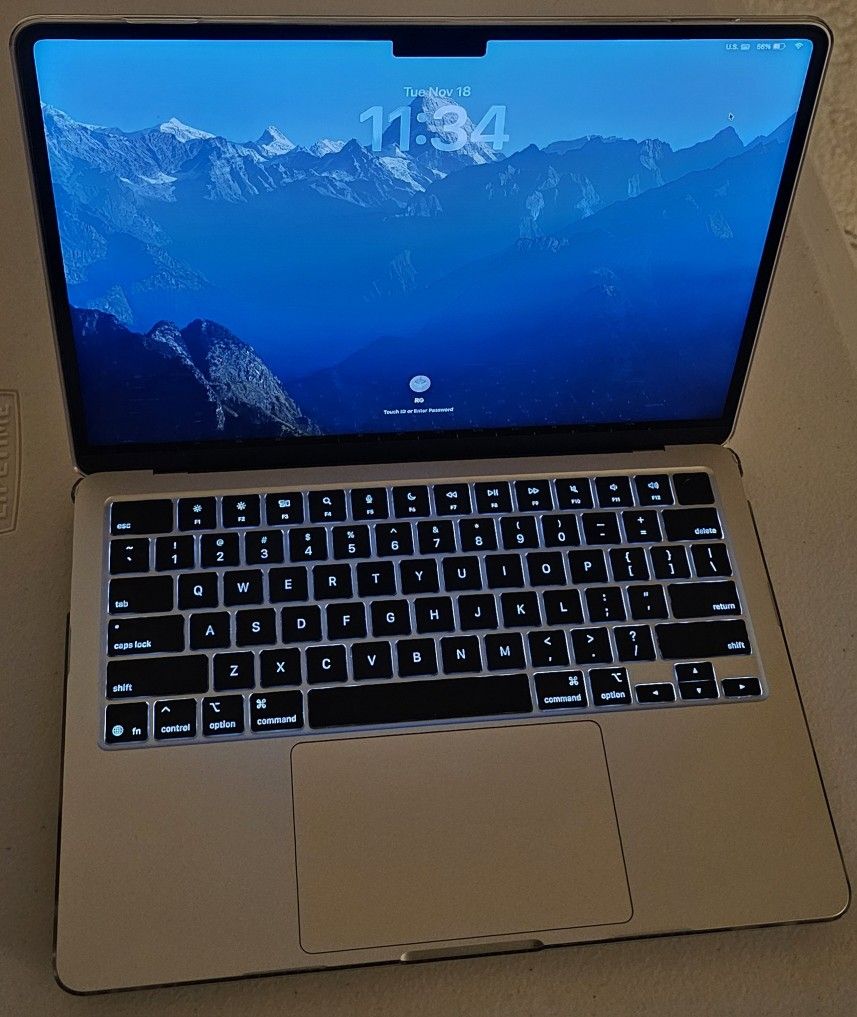 Macbook Air M4 13.6" (Starlight)