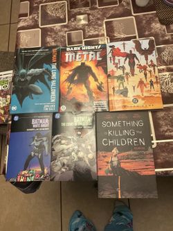 Comic lot graphic novels and single issues
