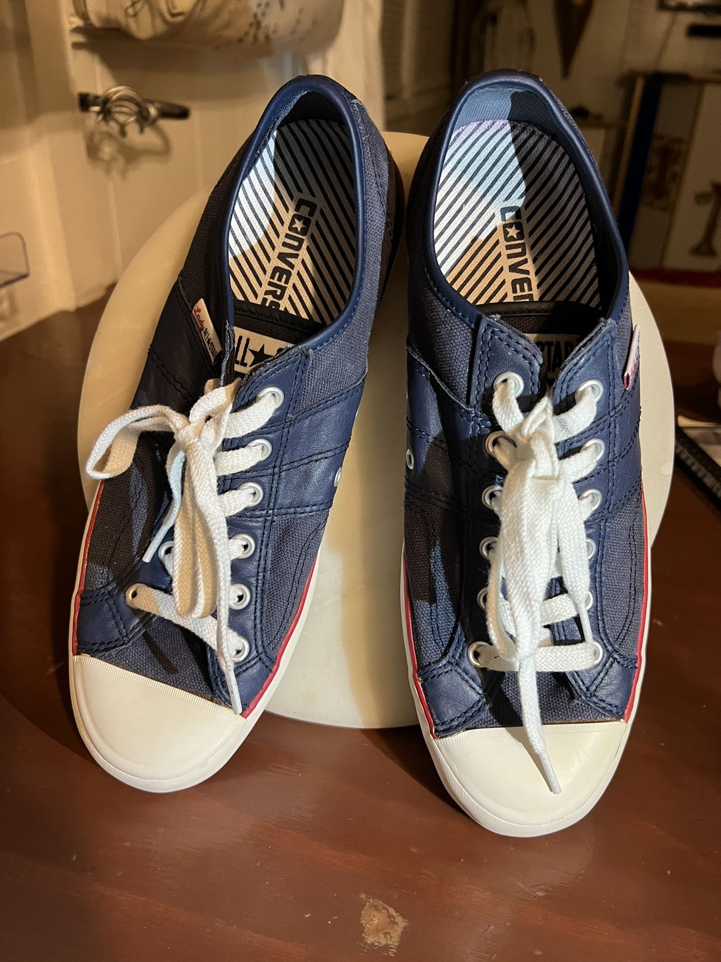 Converse Lady All Star Shoes Sneakers Womens Size 9 Excellent Condition.