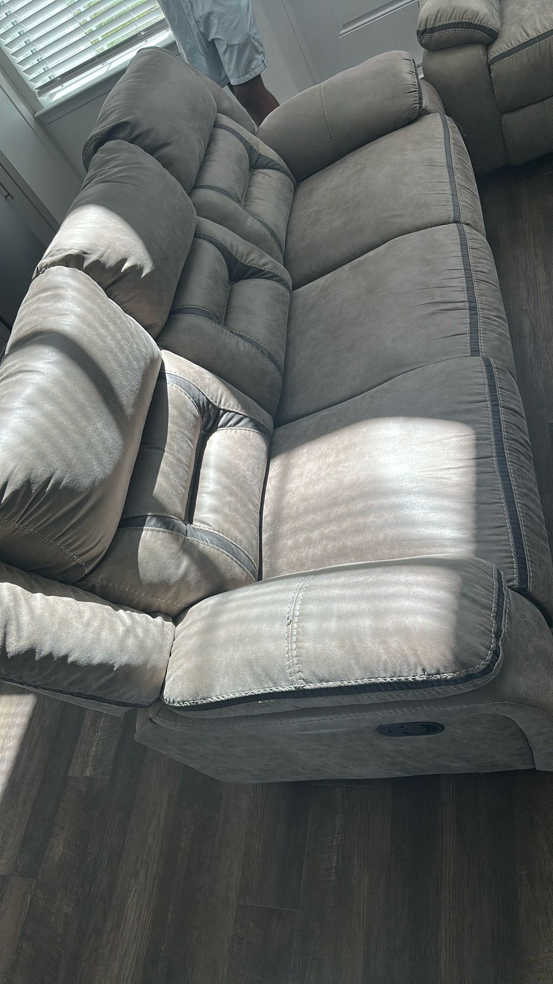 Reclining Couches 