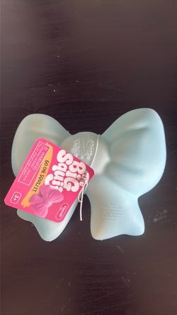 Perfectly new the big squij blue bow