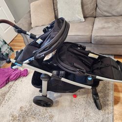 Graco Modes Nest2Grow DLX Travel System, Riordan - A Versatile Convertible  Stroller & Car Seat Combo for Sale in Queens, NY - OfferUp