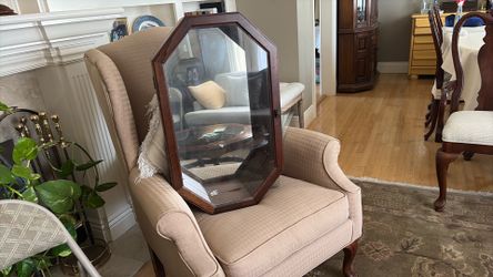 Curio cabinet