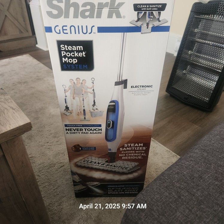 Shark Genius Steam Pocket mop