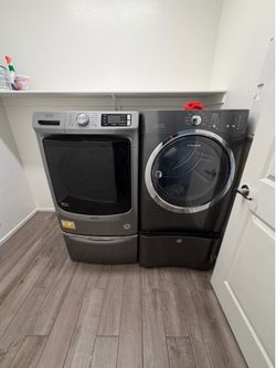 Washer and dryer electric everything work extra capacity