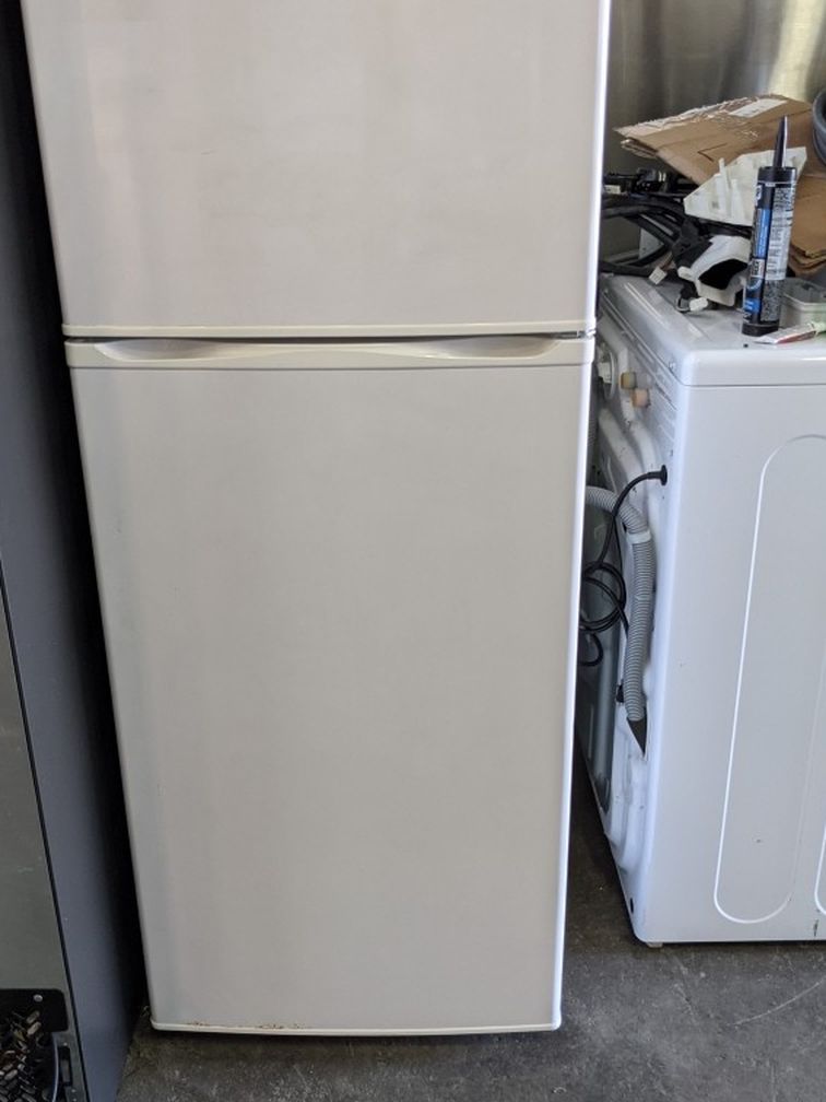 Magic Chef Refrigerator