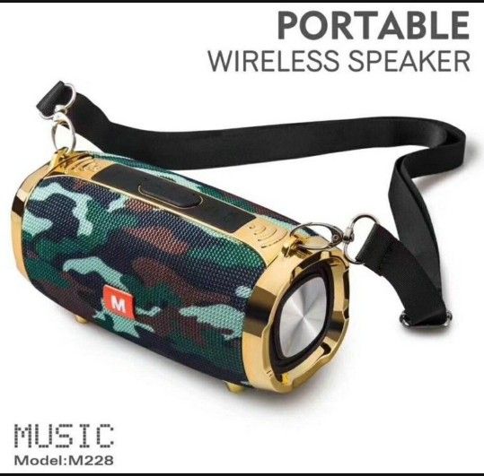 Camouflage bluetooth speaker outdoor portable subwoofer wireless stereo speakers with straps 1500mAh 2x5W MP3 music player VS Mini Xtreme