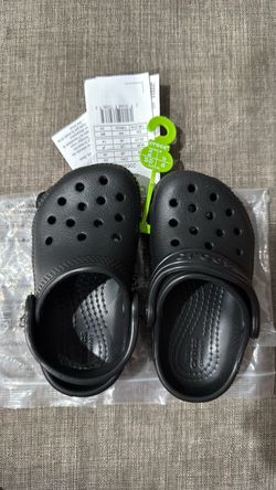 Black Crocs 6c