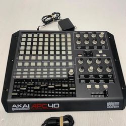 AKAI Professional APC 40 Ableton Live Performance Controller/Power Adapter/Wired