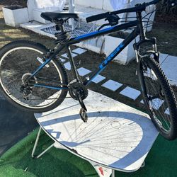TREK 21 Gear Mountain Type Bike
