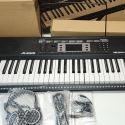  Melody 61 Key for Beginners with Speakers, Stand #824