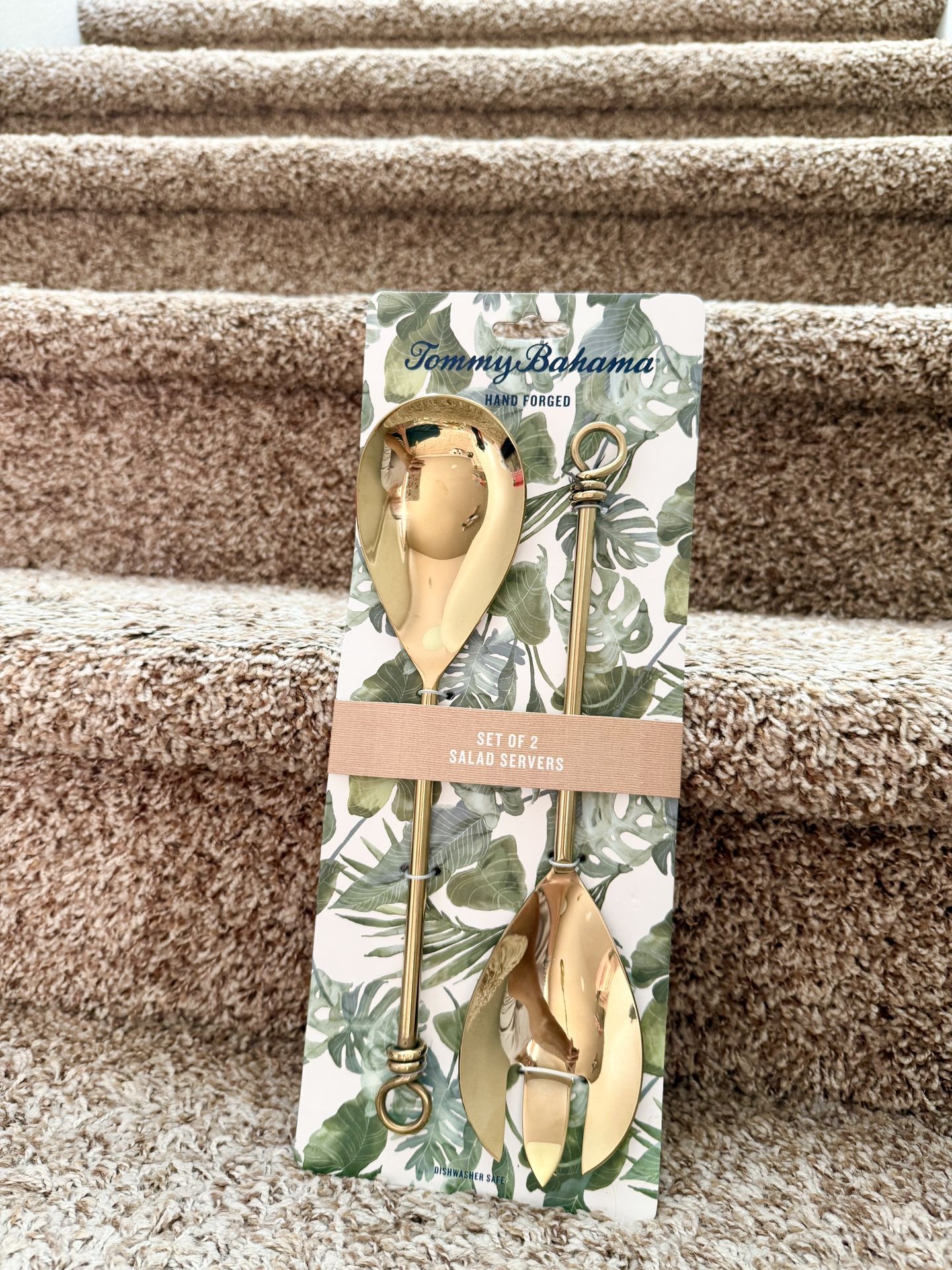 💲20🍴Tommy Bahama set of 2 Salad Servers