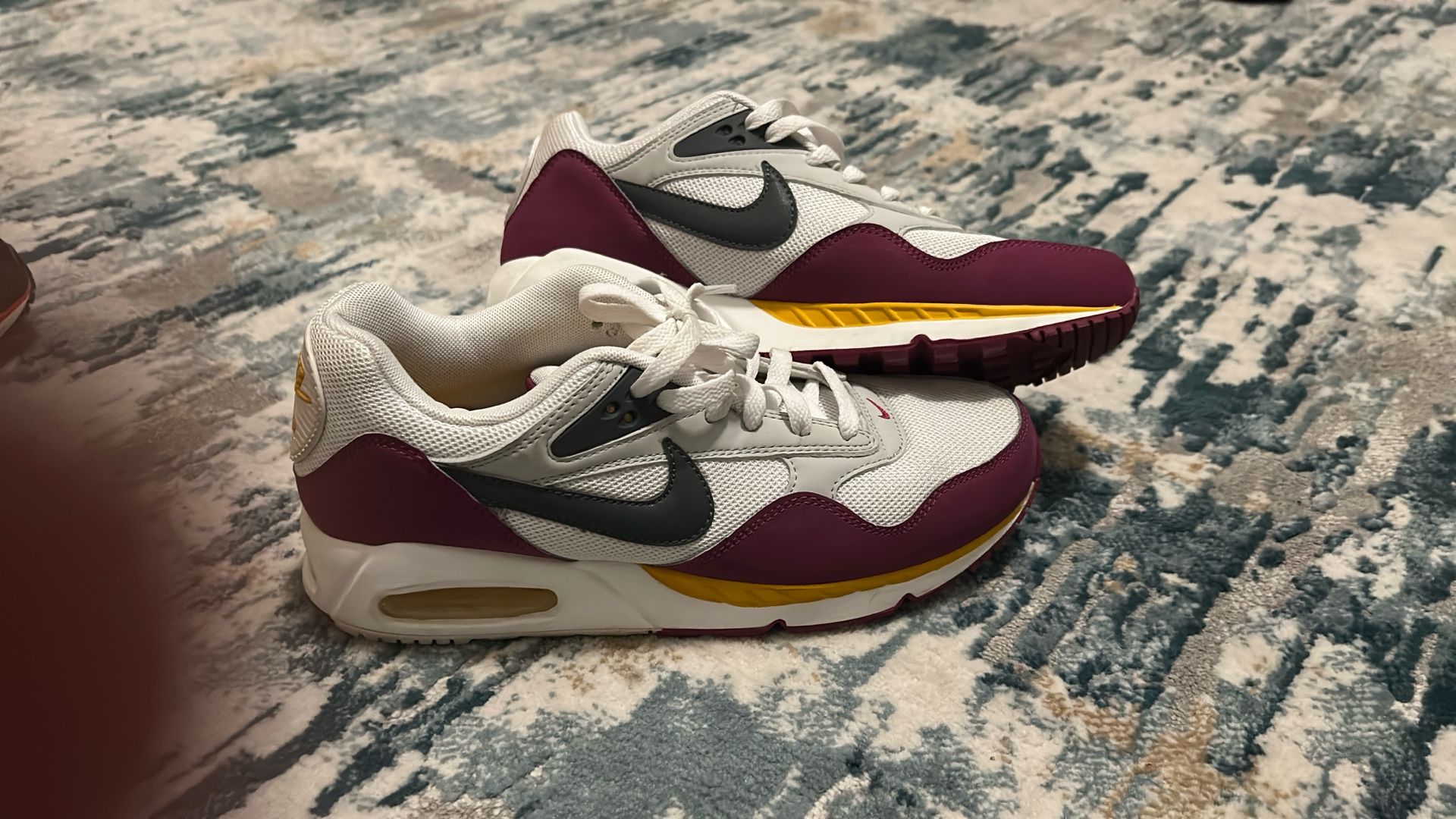 Nike Air Size 9 Women’s