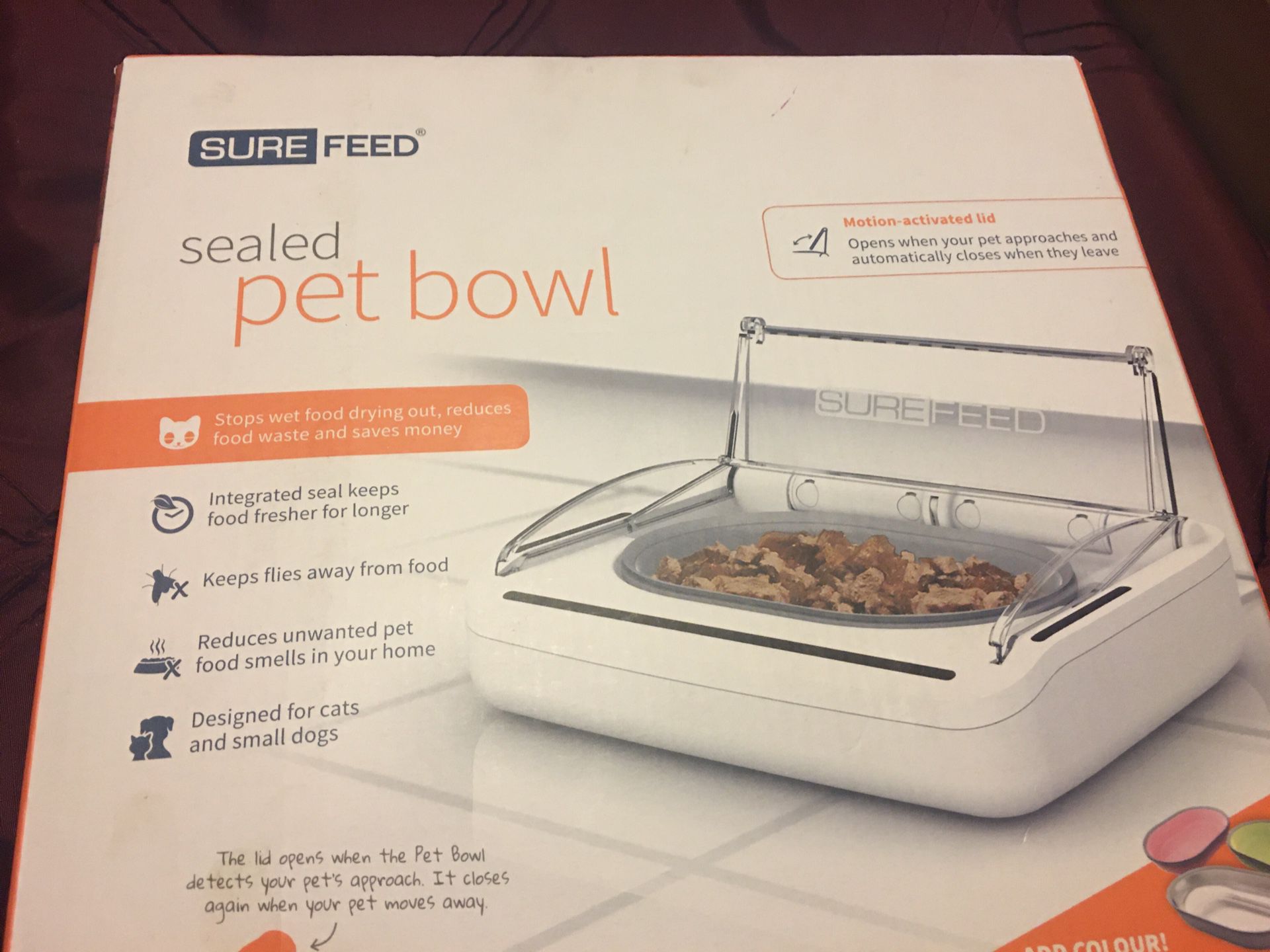 Pet bowl, new in the box, stop wet food drying out and will save $$, integrated seal keep food for longer, keep flies away from food, reduces unwanted