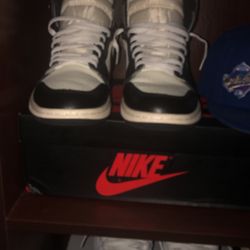 Jordan 1 ‘Dark Mocha’ size 10