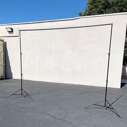 $40 (New in box) Heavy duty backdrop stand 8.5x10 ft adjustable photography background w/ clips and carry bag
