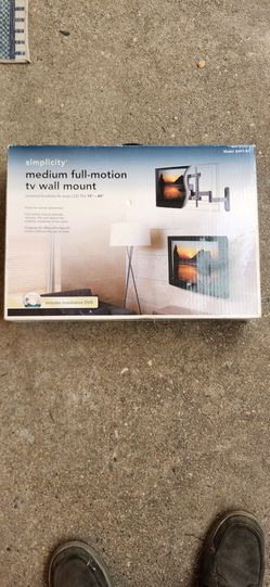 Simplicity Medium Full-Motion TV Wall Mount