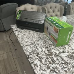 Large FoodSaver & Film - Can Deliver!