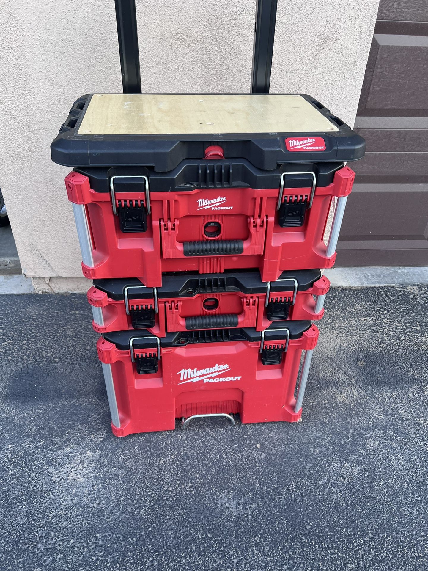 Milwaukee Pack Out Roller Tool Box