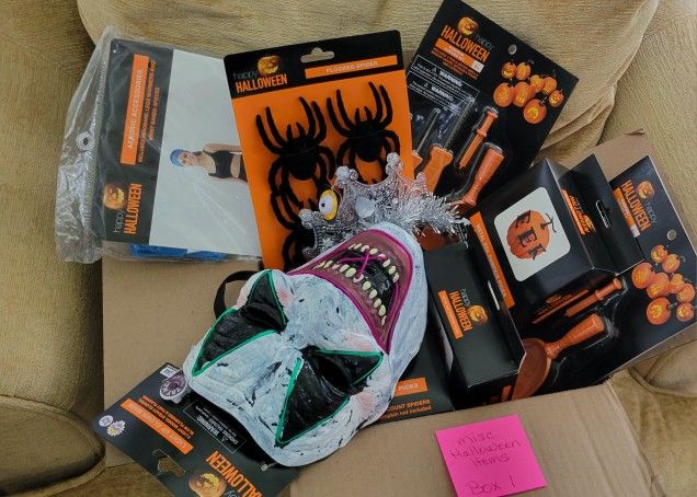 Miscellaneous HALLOWEEN items 