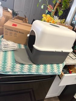 SFOZSTRA new enclosed cat litter box W pedal/scooper