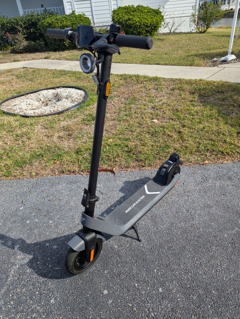 Niu Electric Scooter Battery Powered Bought From Best Buy